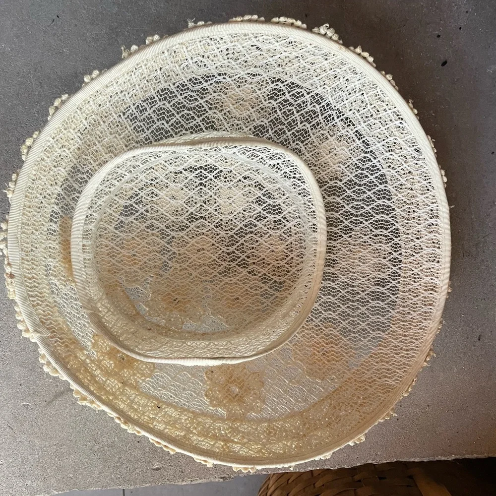 1940s Ornate Rhinestone‎ Straw Pompadour Hat - Picture 3 of 5